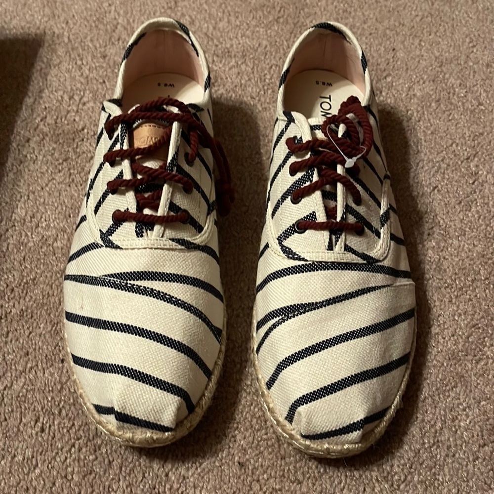 Women’s Toms